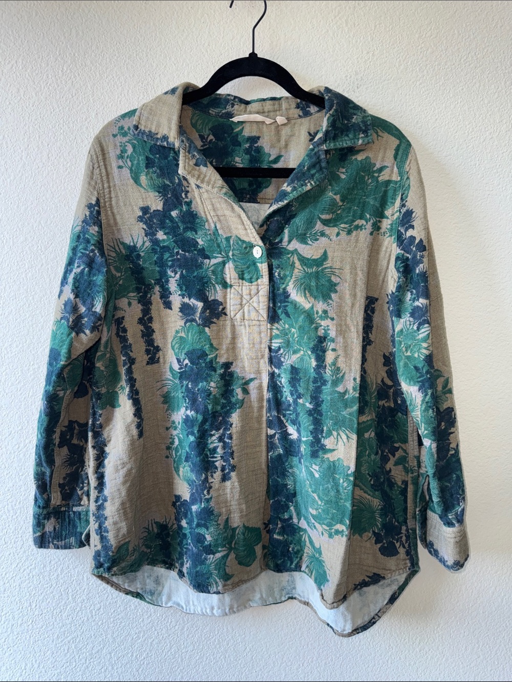 Soft Surroundings Floral Linen 3/4 Sleeve Top PL